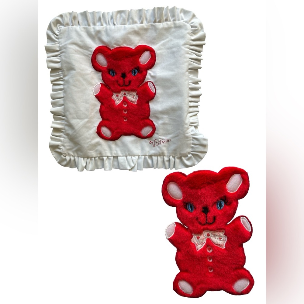 Red and White pillow sham with Teddy Bear Design
